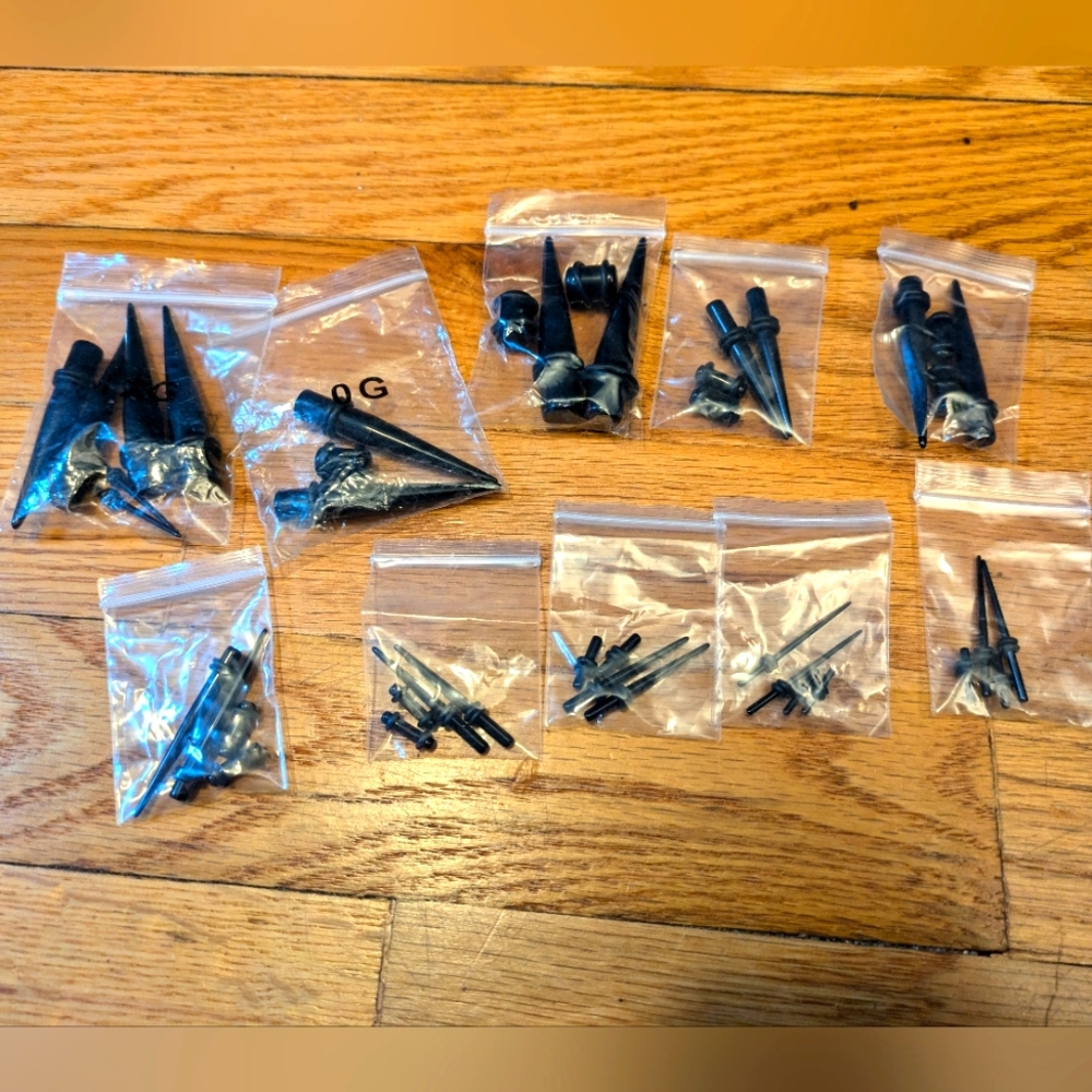 Plastic Black Gauged Taper Lot